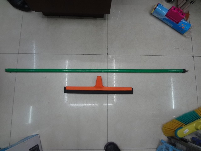E2M, 22693, $2.99,MOP 1.2M PLASTIC COVER  WOOD POLE