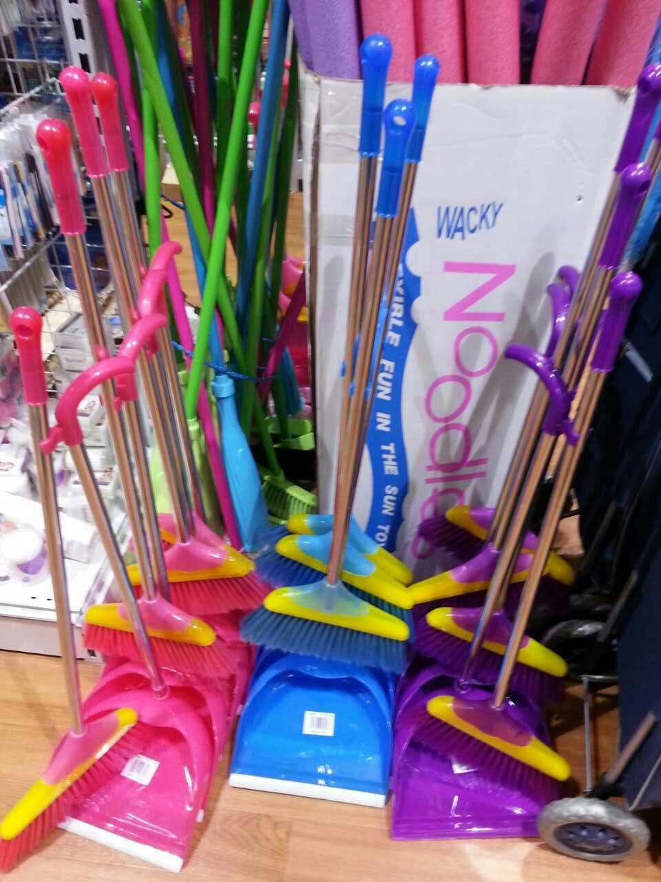 A14H, 28227, 77cm high, 89cm four color mixing broom