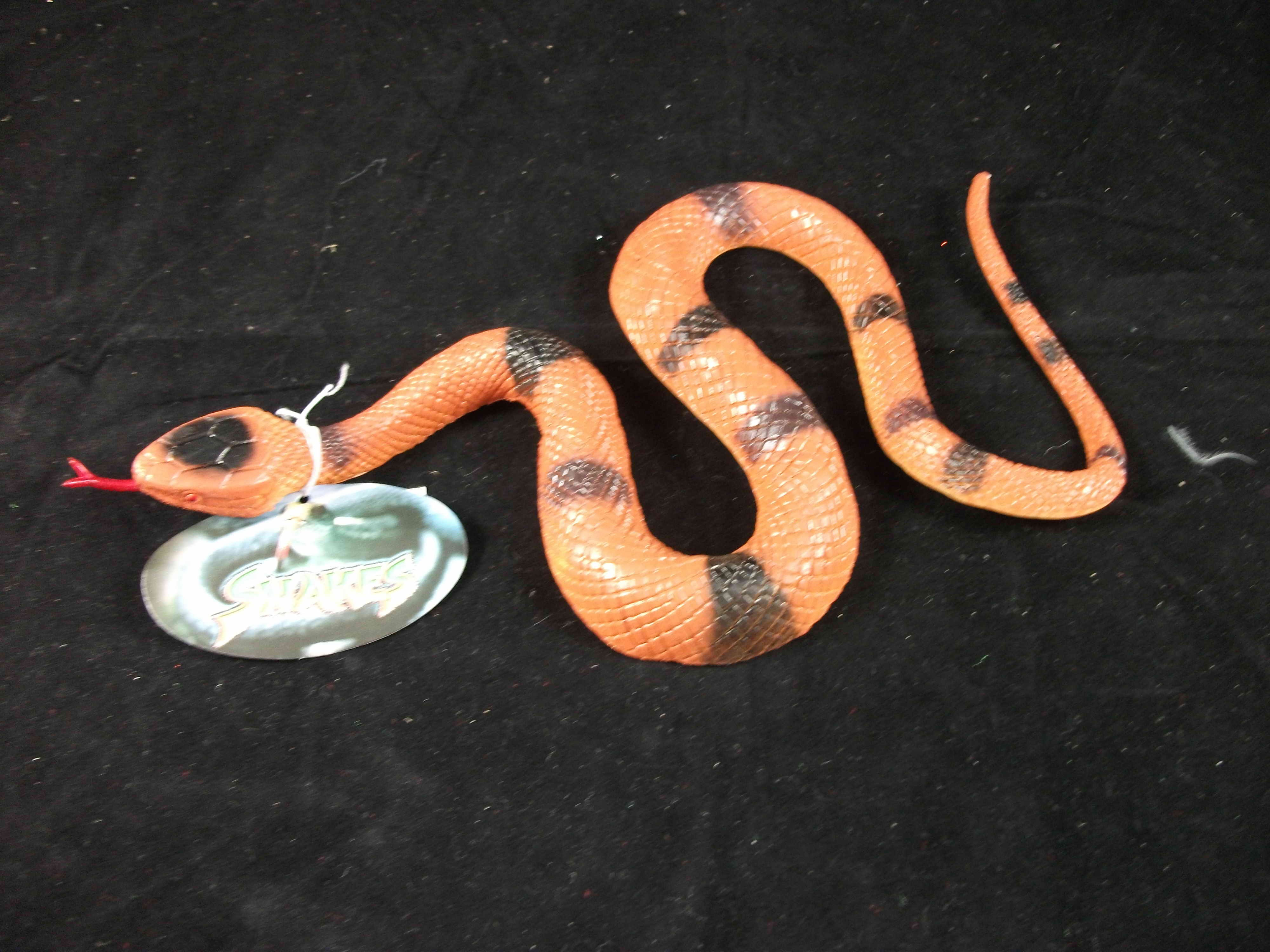E12L, 28507, Snake 15cm