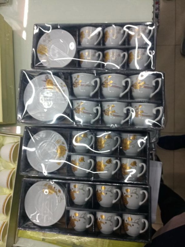 B8L, CLEARANCE, cup & dish 12pc set gold