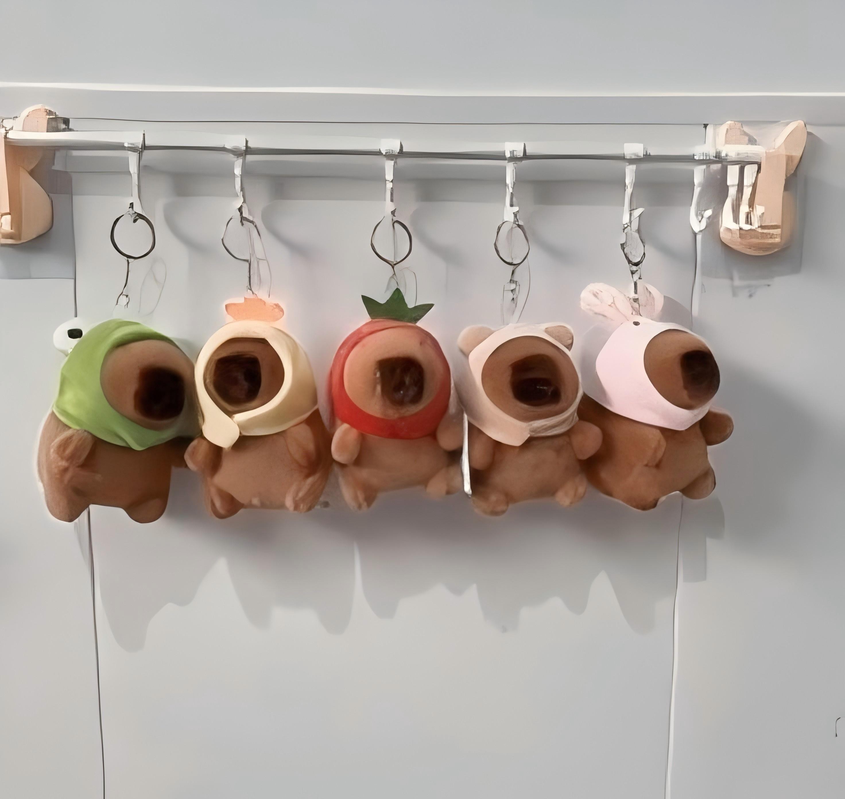 69551, Capybara With Hat 12cm