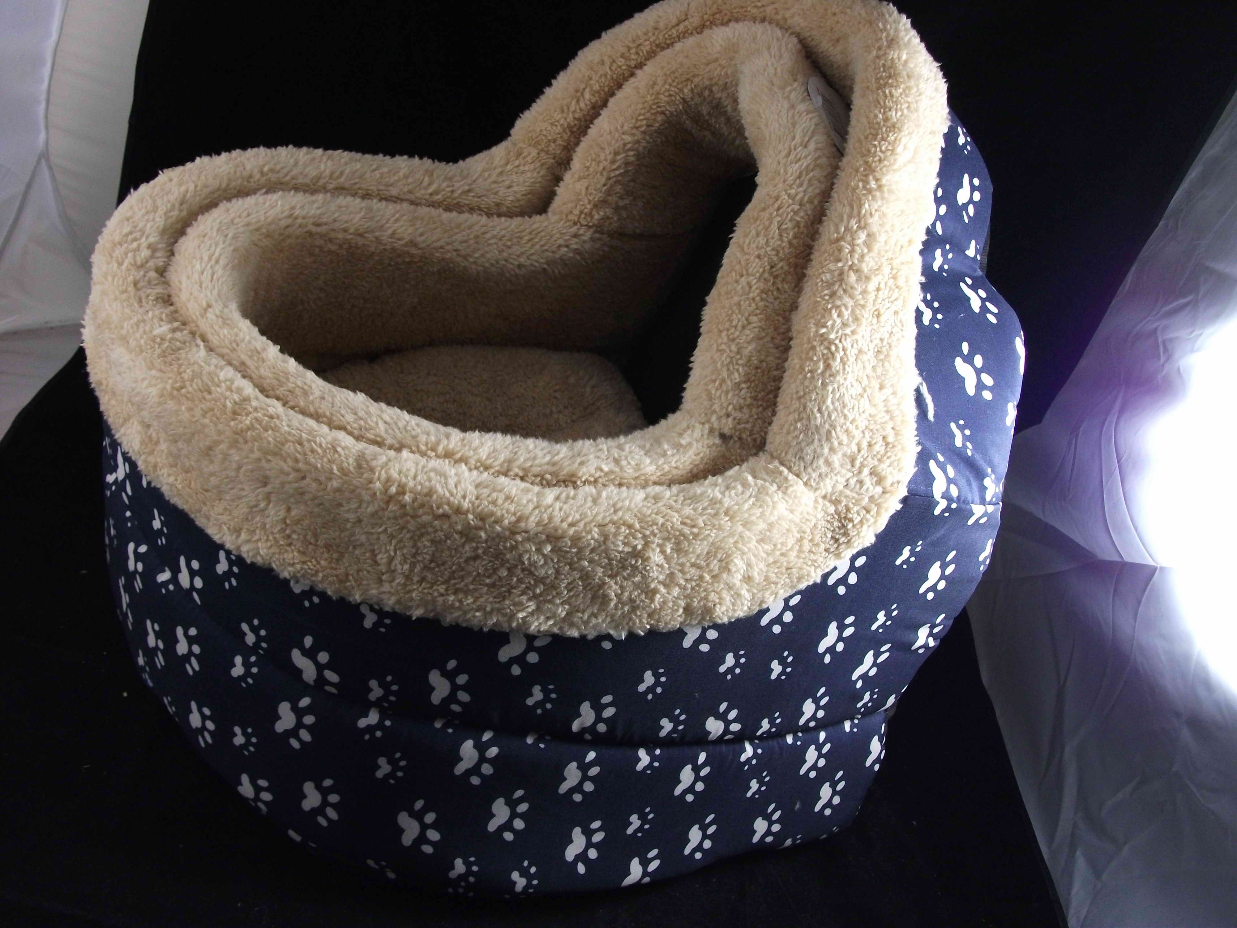 SET 2 BLUE/PINK STRIPE FUR LINED DOG IGLOO